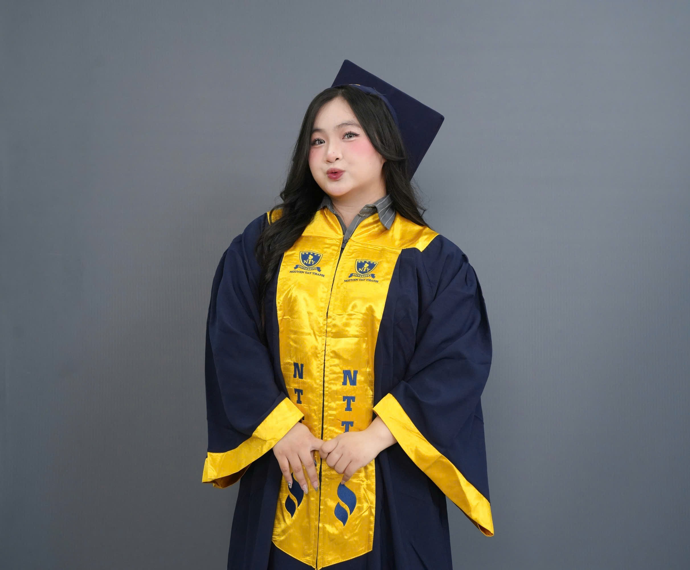 Ảnh tốt nghiệp Đặng Thị Lệ Thu