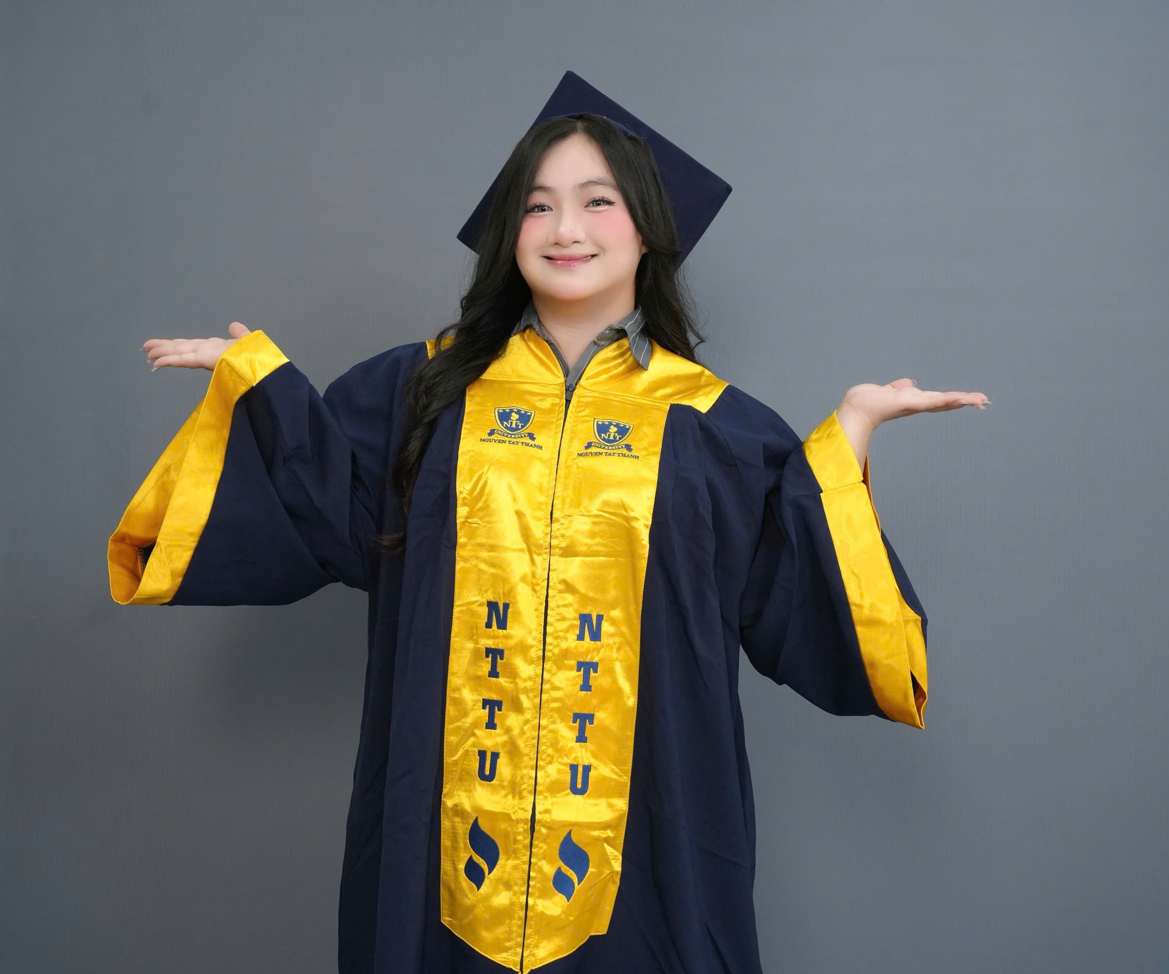 Khoảnh khắc tốt nghiệp 2