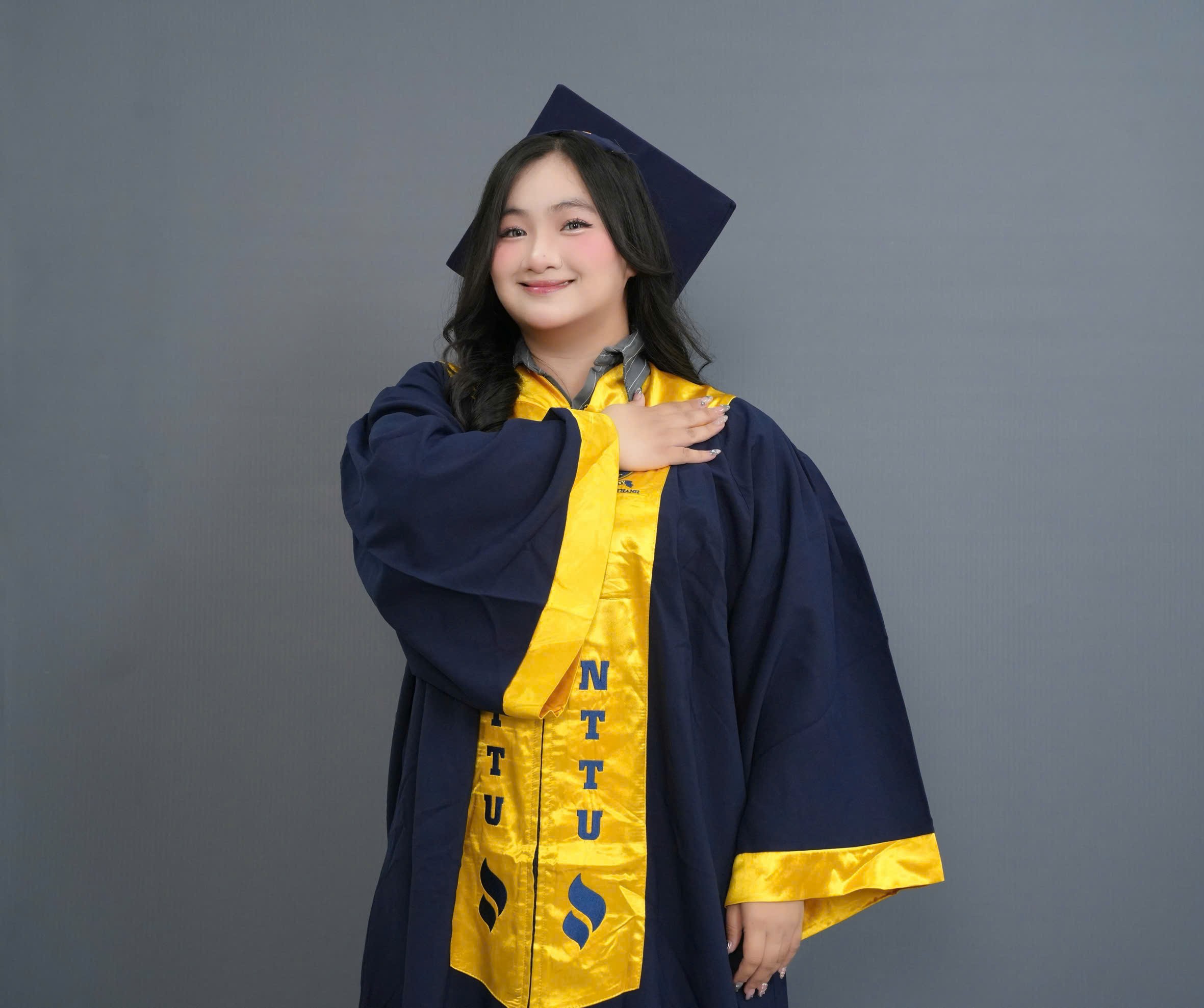 Khoảnh khắc tốt nghiệp 3